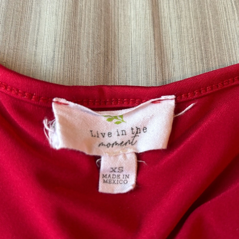 Red Square neck top - Picture 3 of 3